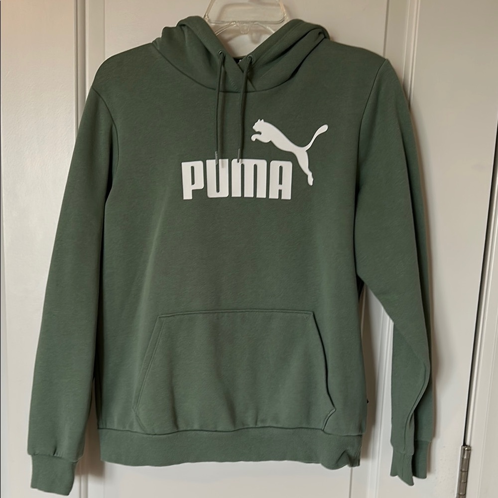 Puma Green Sweater with Iconic Logo and Hood